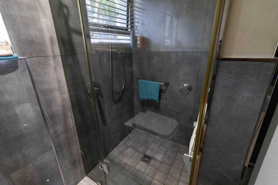 4 Bedroom Property for Sale in Sandbaai Western Cape